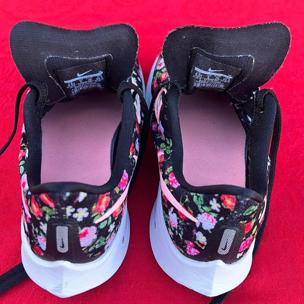 Nike Women's Floral Black Pink Running Sneakers - Picture 10 of 16